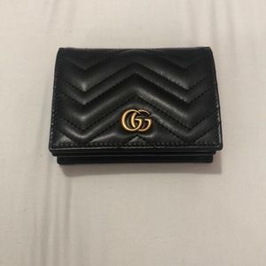 Gucci Marmont Wallet, never used; make me an offer